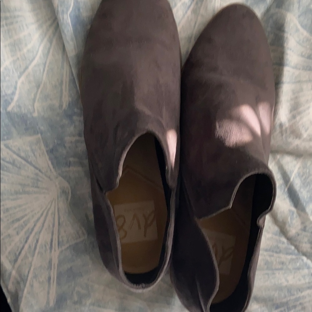 Boots - Picture 4 of 5